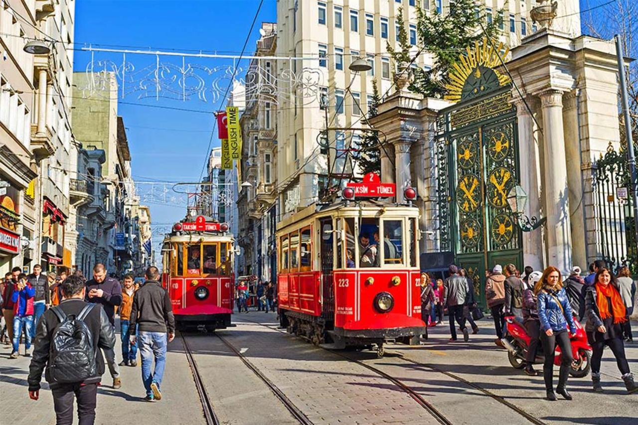 Апартаменти Taksim Roya -center Of The *