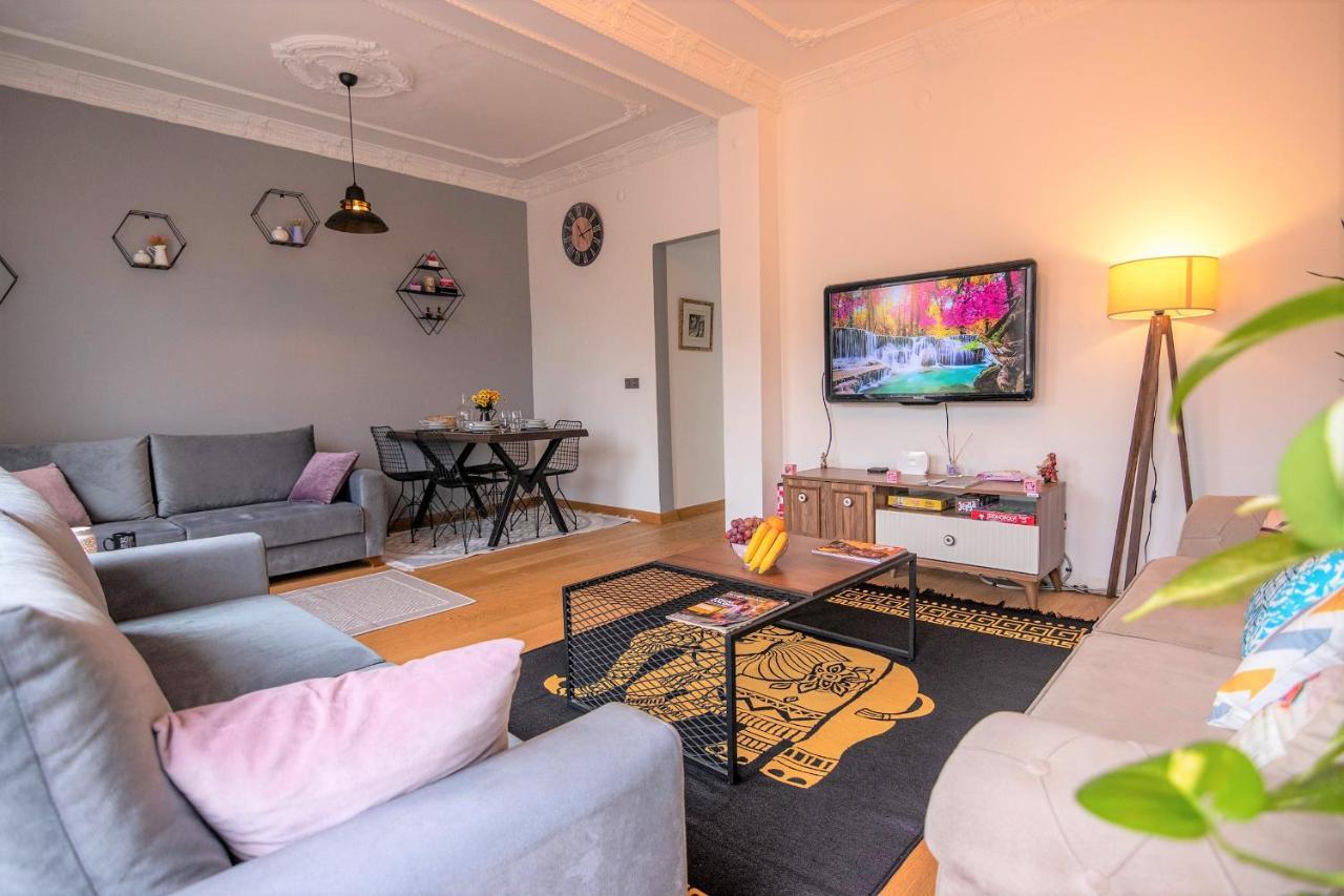 Taksim Roya -center Of The Apartment *