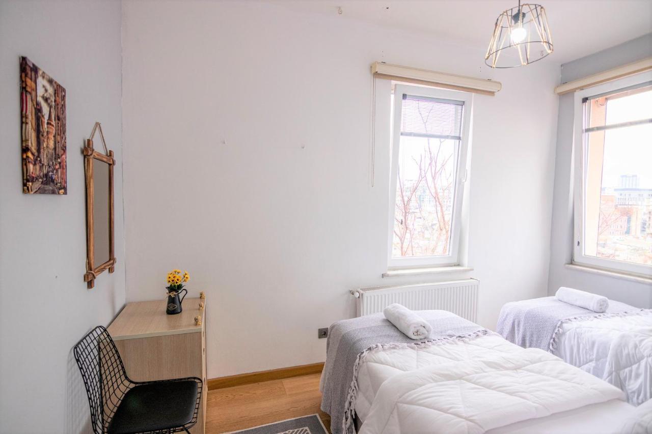 Taksim Roya -center Of The Apartment